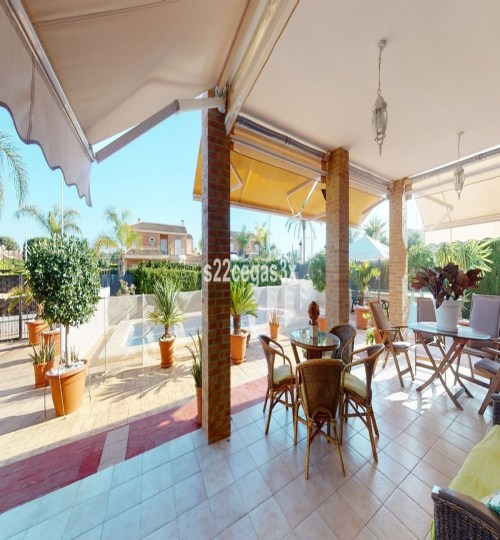 4 bedroom House in Elche