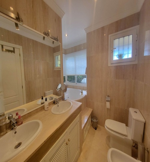 2 bedroom Apartment in Elviria