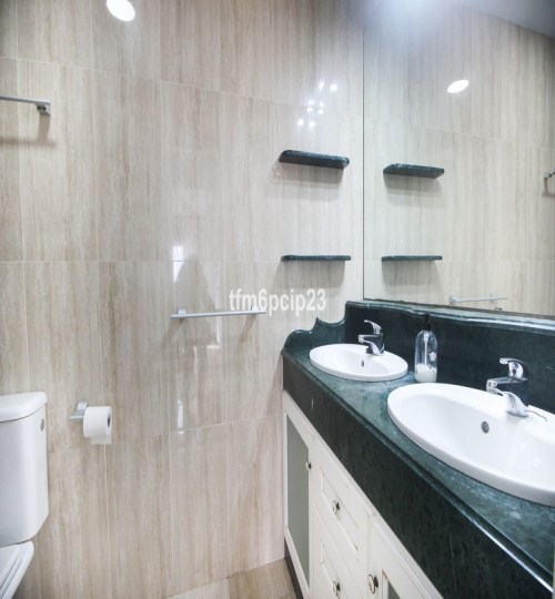 5 bedroom House in La Duquesa