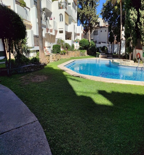 4 bedroom Apartment in La Carihuela