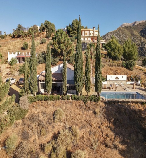 4 bedroom House in Alozaina