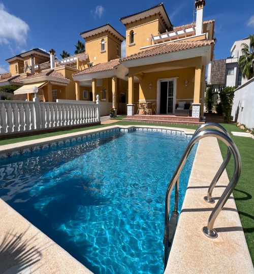4 bedroom House in La Zenia