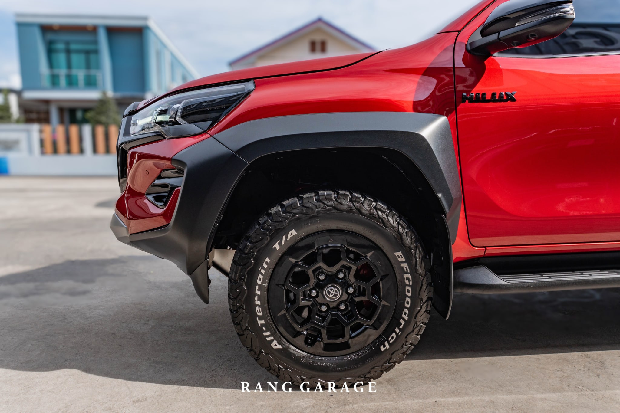 TOYOTA REVO 