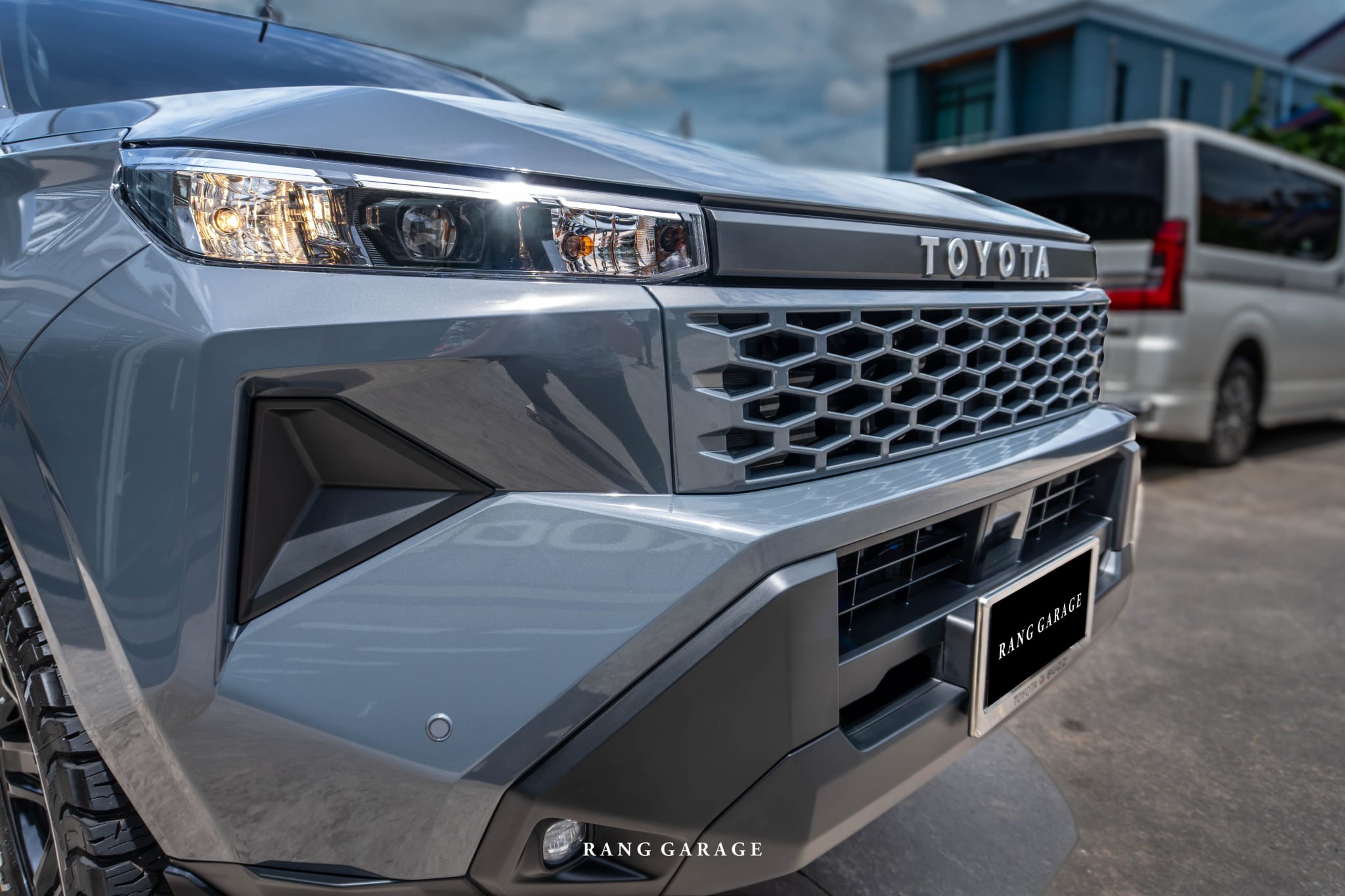 TOYOTA HILUX TRAVO 4TREX