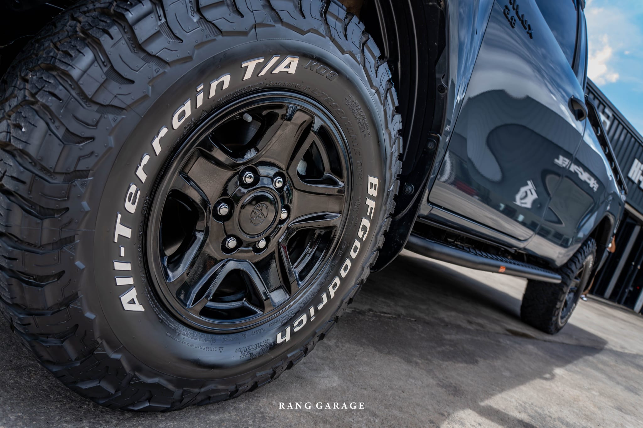 TOYOTA HILUX TRAVO 4TREX