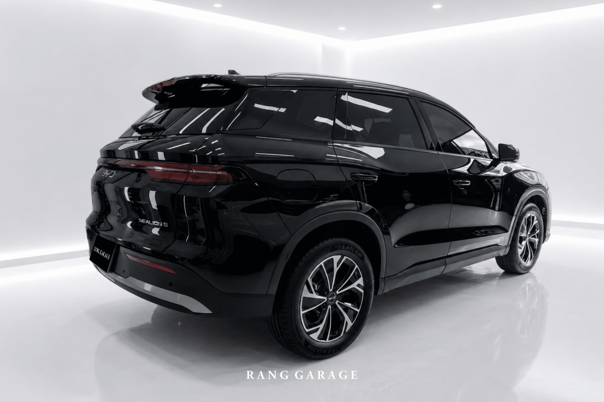 BYD SEALION 5