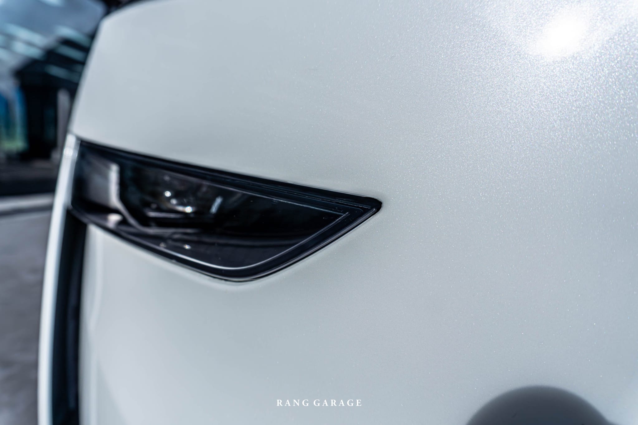 TESLA MODEL YL