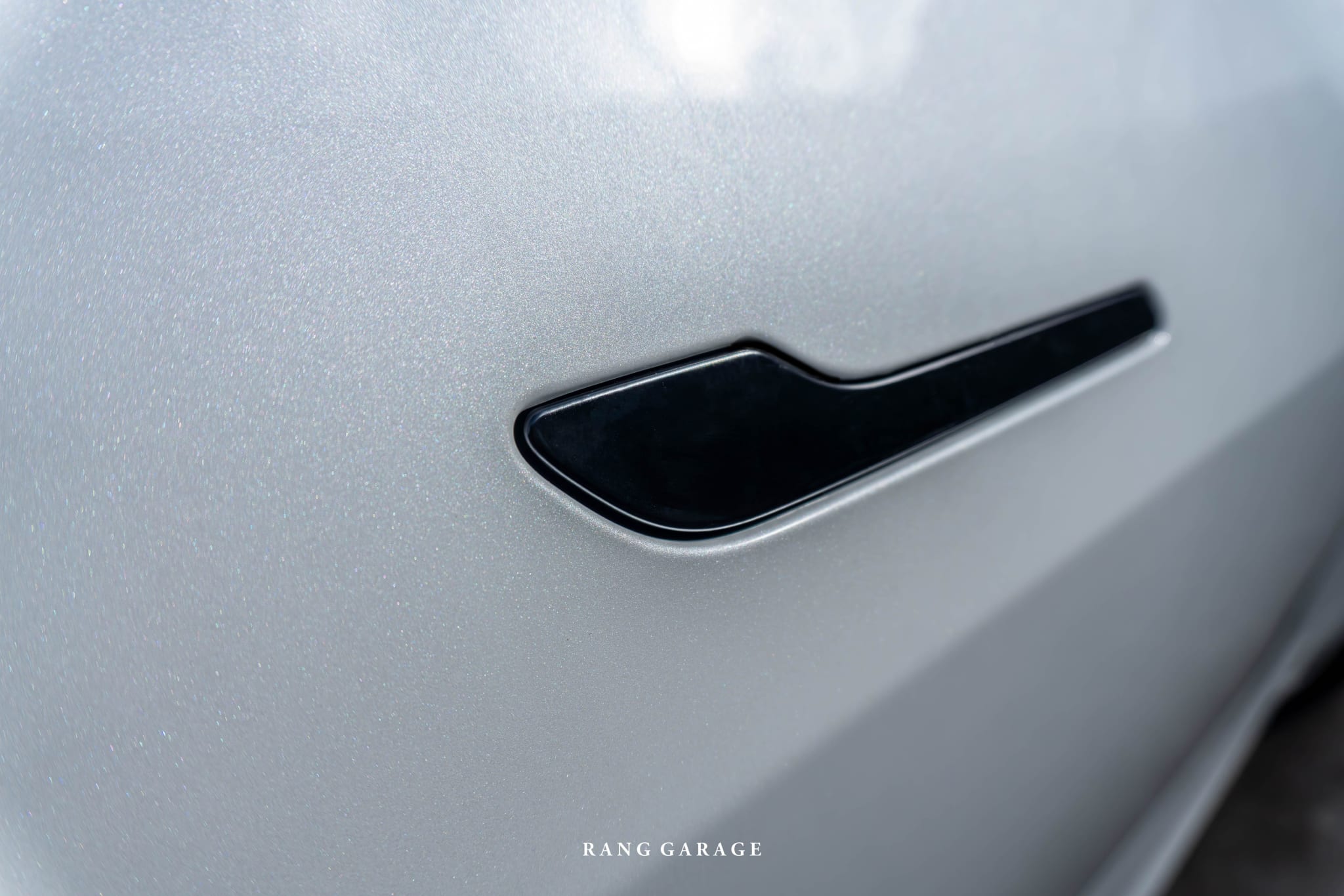 TESLA MODEL YL
