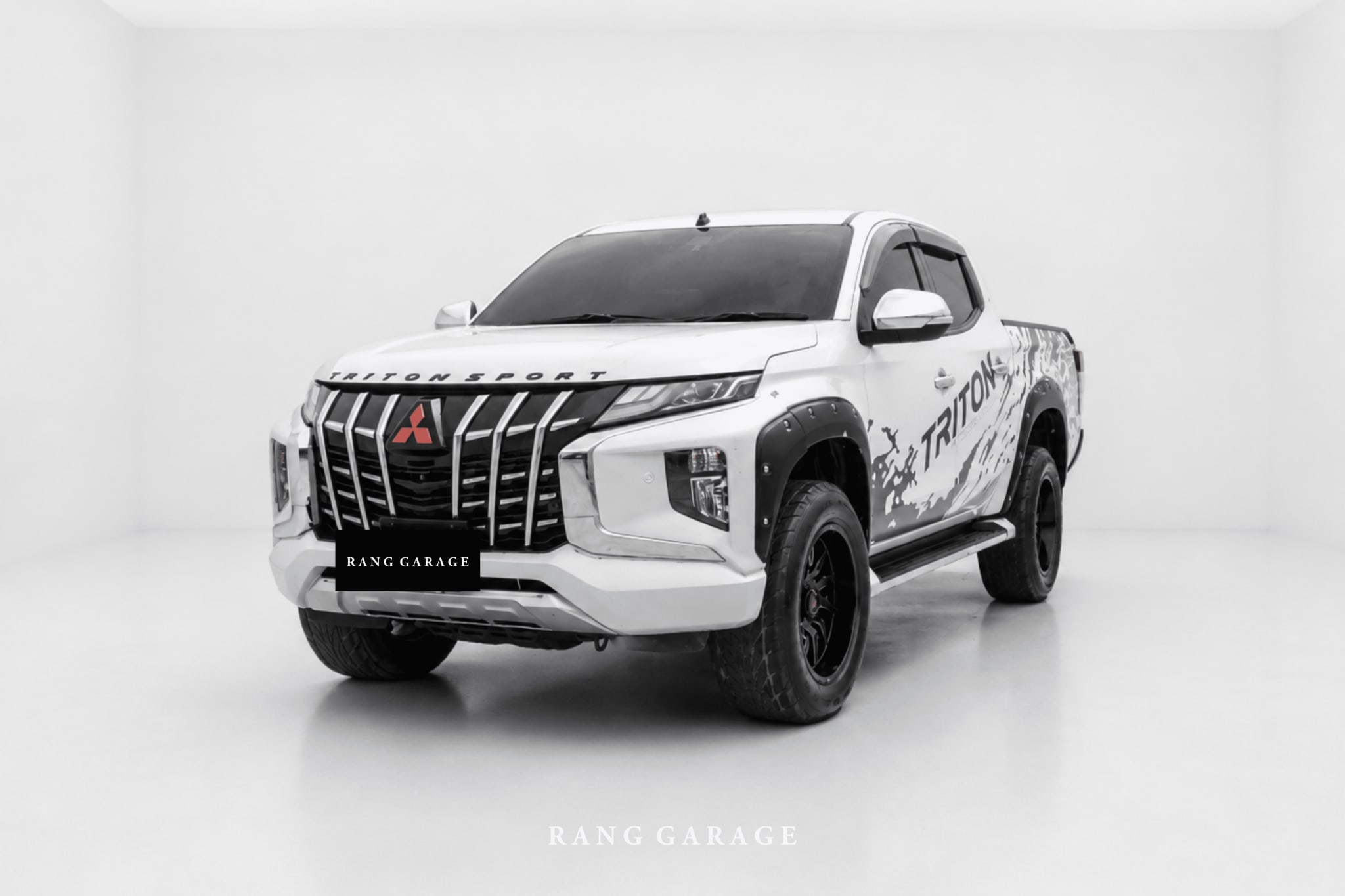 MITSUBISHI TRITON