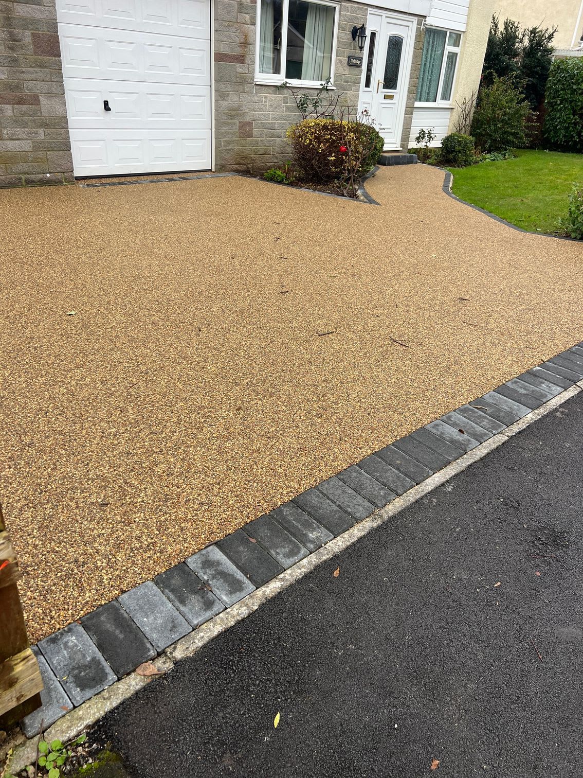 Vehicle Fluids and Beyond: The Chemical Resilience of Resin Driveways