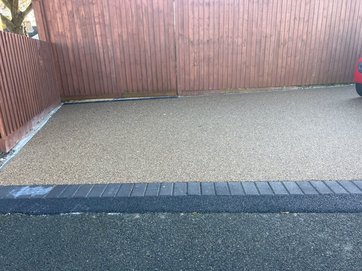 Technical Excellence: Commercial Grade Resin for Branded Business Exteriors