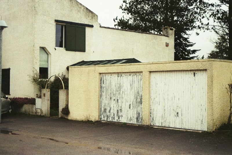 Older flat roofed garage in Mansfield awaiting re-covering