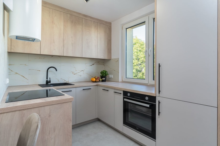 Budget-friendly small kitchen with a laminate worktop