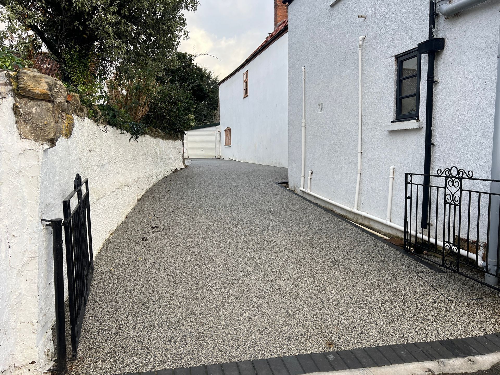 The Autonomous Advantage: Why Resin Driveways Are Essential for Future Transportation