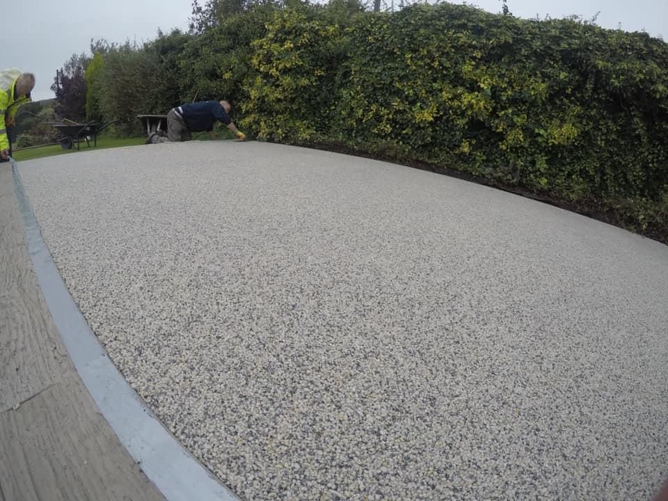 Modern Resin Driveways: Creating Harmony with Contemporary Gardens
