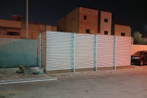 سواتر لمكب النفايات من الحديد الصاج الشرايح