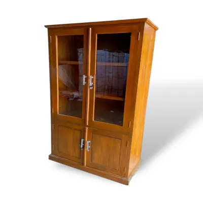 Lemari Kaca Kelas Sekolah