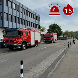 Heute kurz vor dem Feierabend wurde unser Tagespikett wegen einer BMA alarmiert.
 
📅 Mo, 29.04.2024
📟 15:36 BMA

Die Rettungsgasse hat super funktioniert- danke an alle Beteiligten.

Video von Passanten.

@gemeindeoberwil @gemeindepolizeioberwil 
#feuerwehr #firedepartment #feuerwehroberwil
#freiwilligefeuerwehr #ffw #ehrenamt #feuerwehrmann #feuerwehrmänner #feuerwehrfrau #feuerwehrfrauen #firefighter #feuer
#fire #rettung #rescue #schutz #protection #feuerwehrauto #firetruck #feuerwehrfahrzeug
#fireengine #feuerwehreinsatz
#blaulicht #feuerwehrschweiz #unserefreizeitfürihresicherheit
#statistik #2024