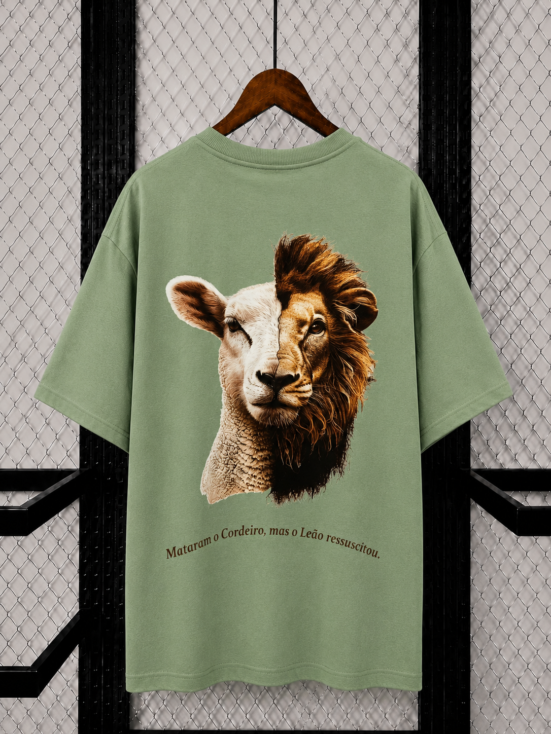 Camiseta Oversized Cordeiro e Leão