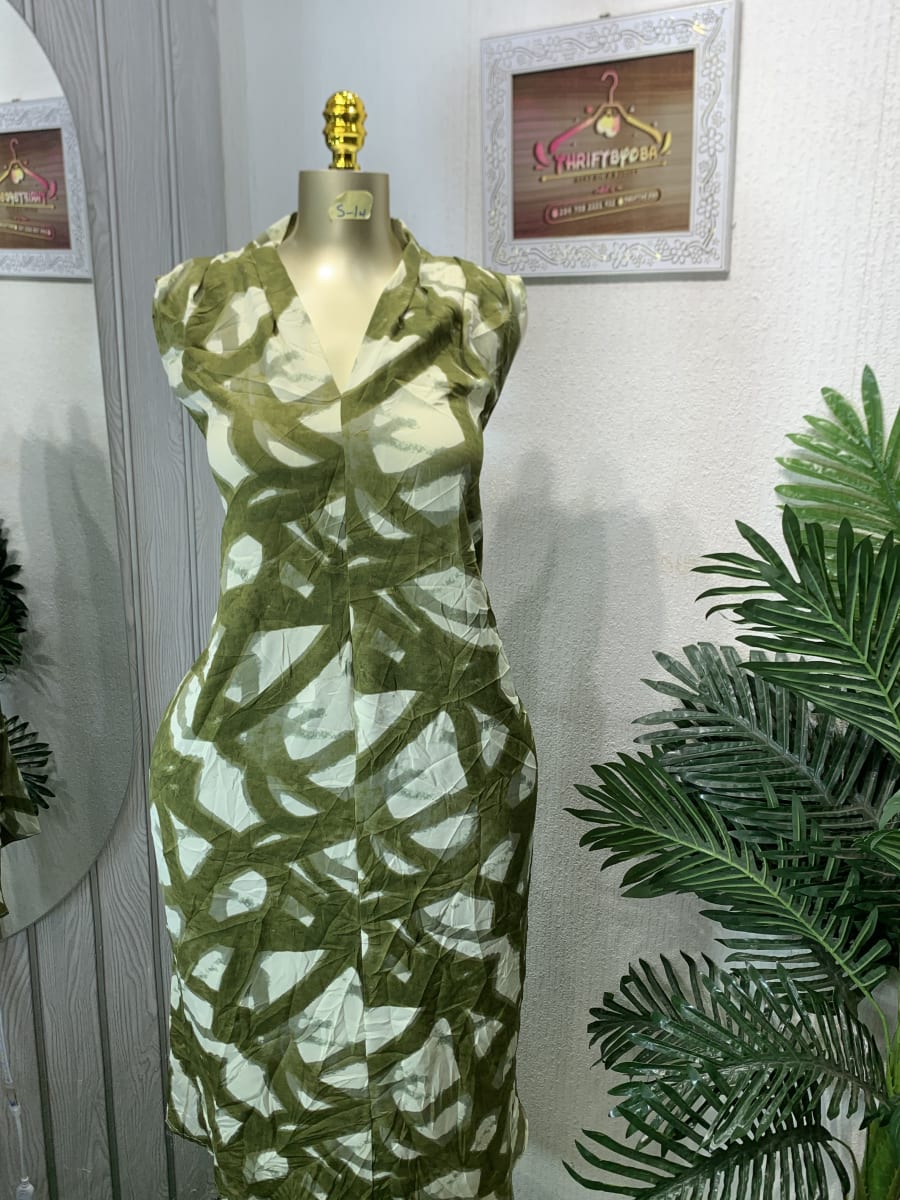 Stylish Green Abstract Print V-Neck Day Dress