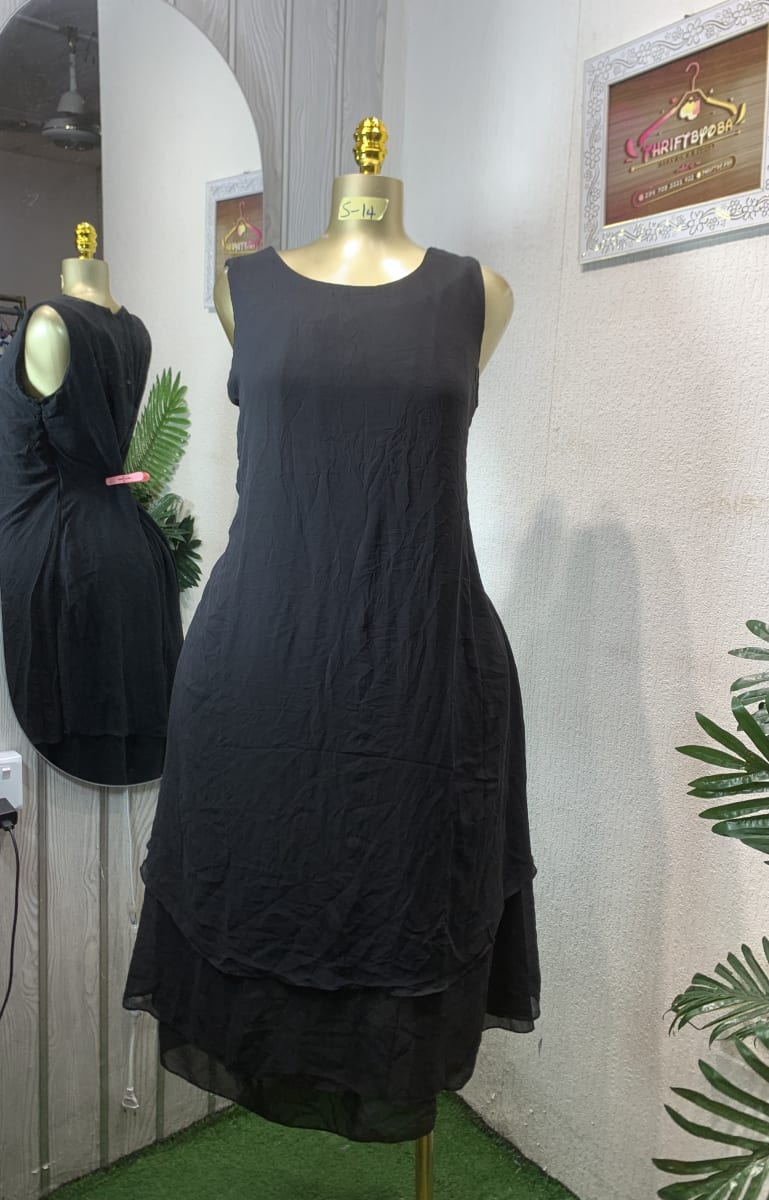 Effortless Black Sleeveless Tiered Mini Dress