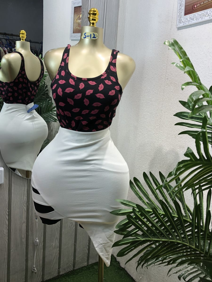 Women's Lip Print Black Scoop Neck Tank Top