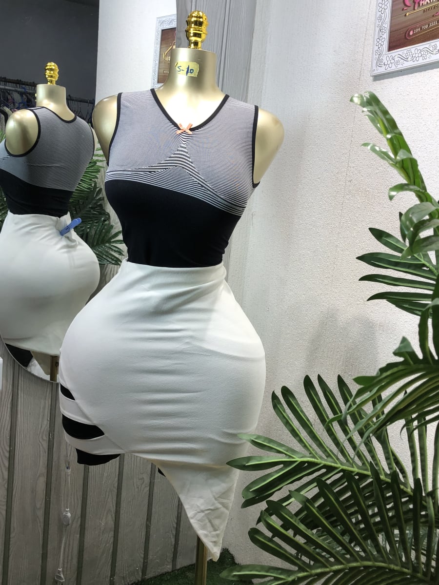 Chic Striped V-Neck Fitted Sleeveless Top