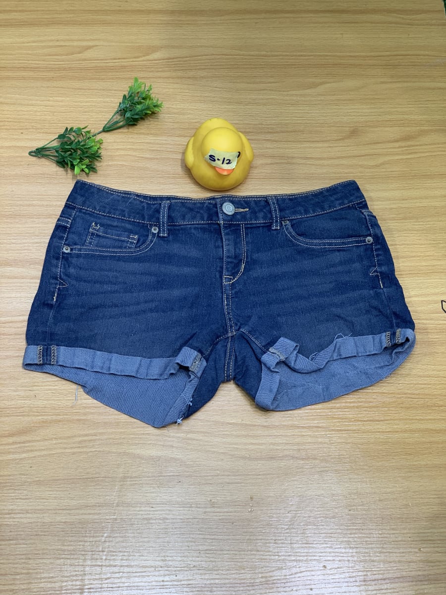 Women's Cuffed Dark Wash Denim Shorts - Casual Style