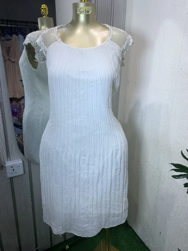 Chic White Pleated Dress with Sheer Lace Sleeves