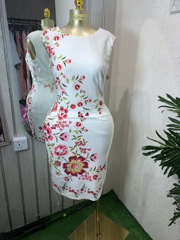 White Floral Print Sleeveless Sheath Dress