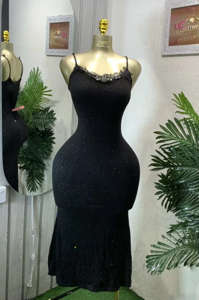 Elegant Black Glitter Bodycon Midi Dress with Lace Trim