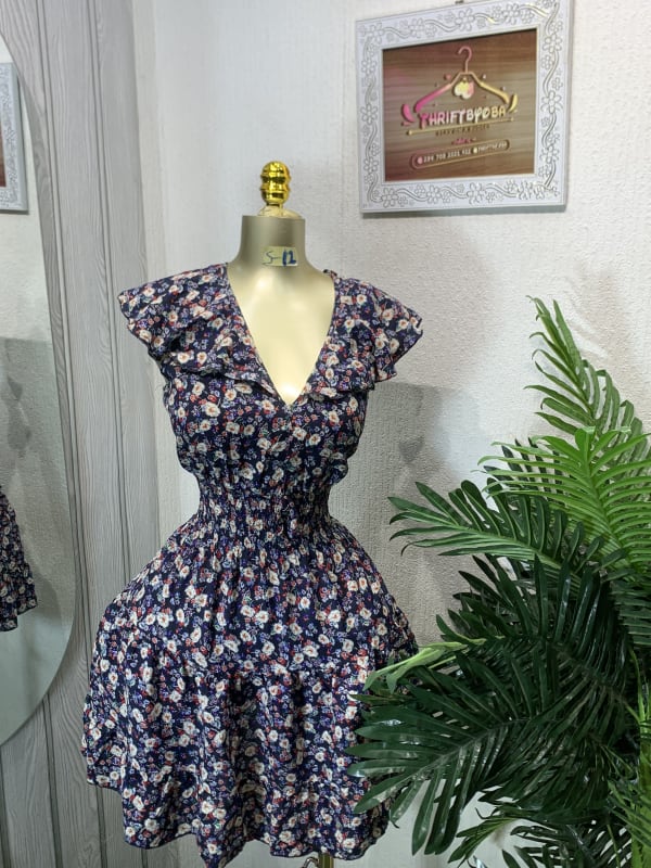 Chic Navy Floral V-Neck Ruffle Mini Dress