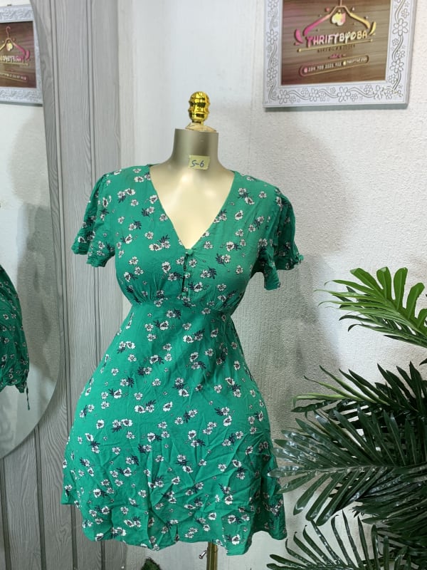 Green Floral Puff Sleeve V-Neck Mini Dress