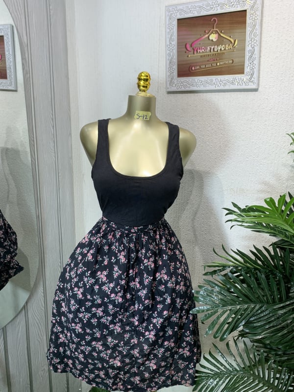 Chic Black Floral Print Tank Midi Dress for Women