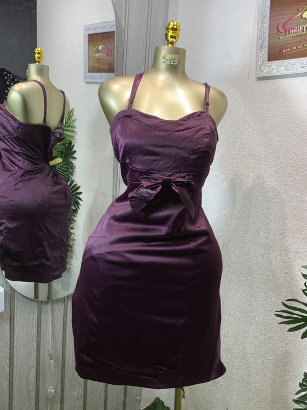 Elegant Plum Satin Sweetheart Mini Dress with Bow