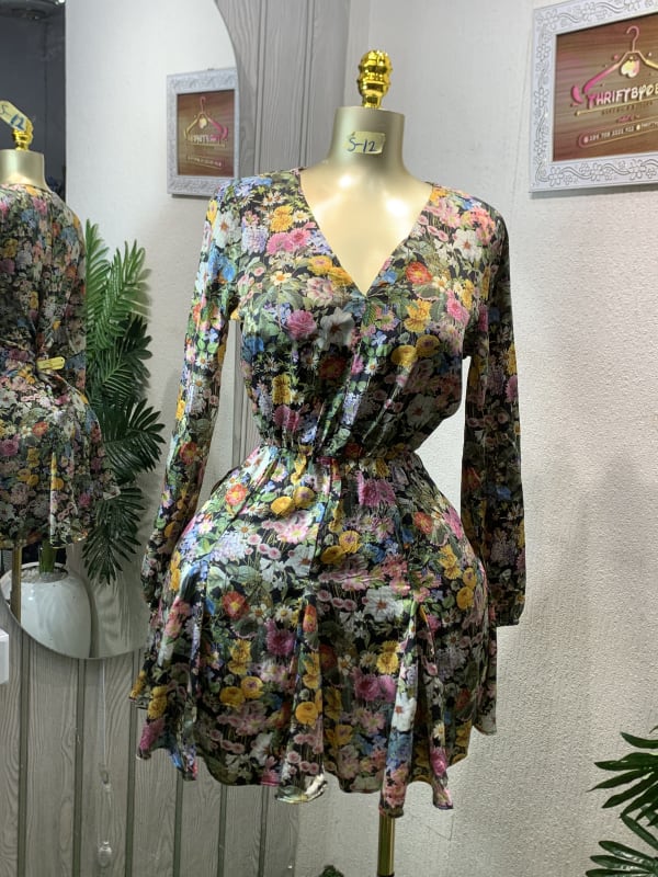 Chic Floral V-Neck Long Sleeve Mini Dress