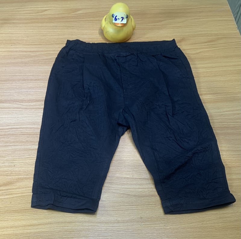 Black Casual Elastic Waist Capri Pants for Women