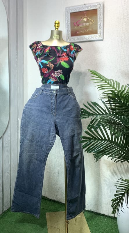 Chic Floral Off-Shoulder Top & Wide-Leg Denim Jeans