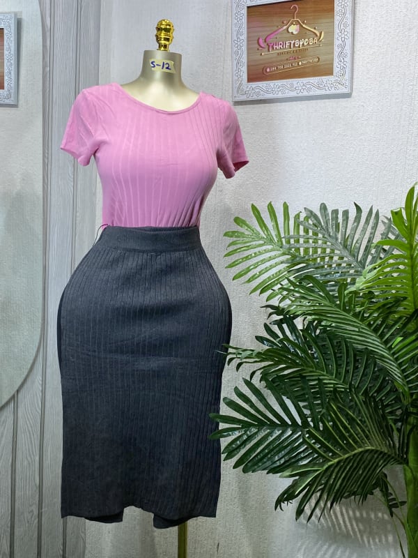 Chic Ribbed Knit Pink Top & Grey Skirt Set