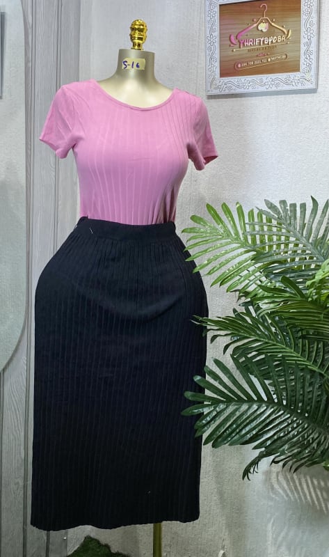 Ribbed Pink Top & Black Midi Skirt Outfit Set