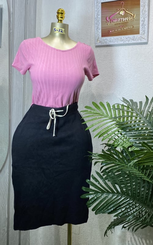 Pink Ribbed Top & Black Drawstring Midi Skirt Set