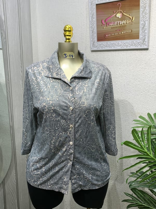 Women's Grey Floral Button-Front 3/4 Sleeve Blouse