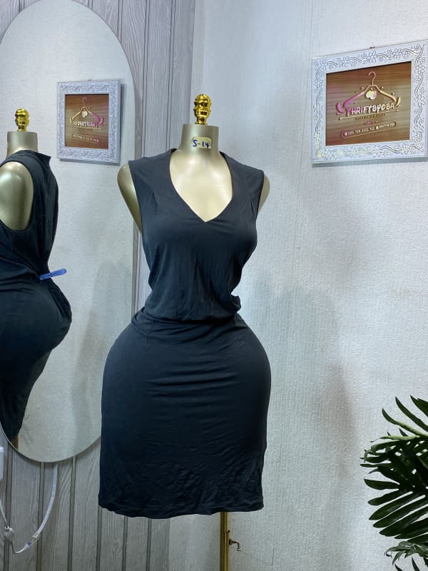 Chic Dark Grey V-Neck Fitted Sleeveless Mini Dress