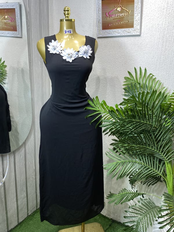 Elegant Black Midi Dress with Floral Detail