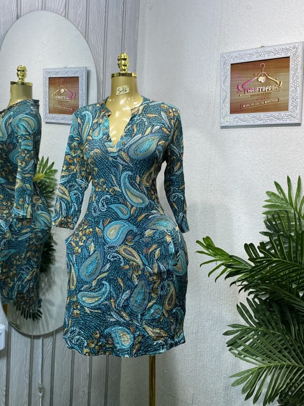 Elegant Paisley Print V-Neck Midi Dress with 3/4 Sleeves