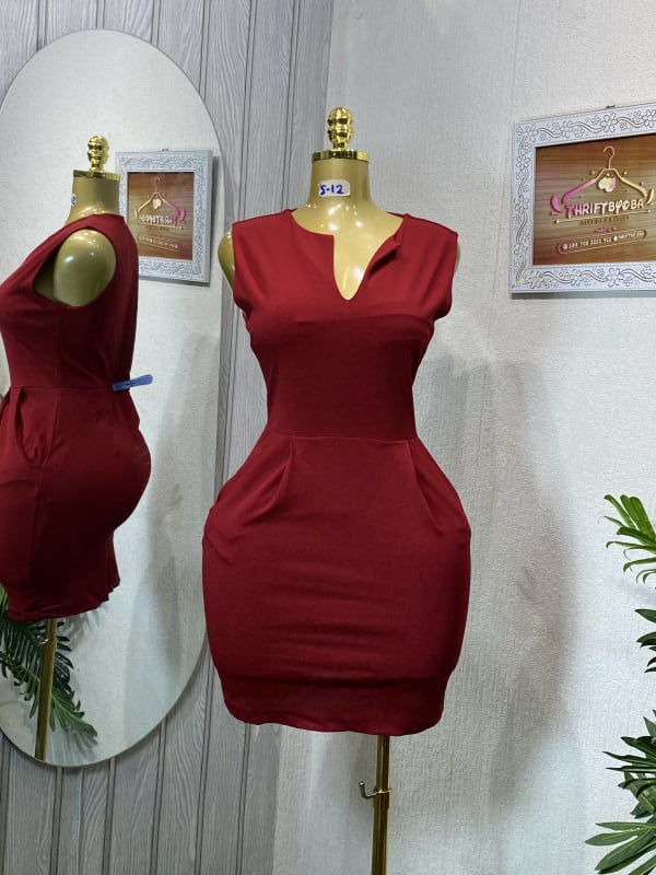 Elegant V-Neck Sleeveless Mini Dress in Red