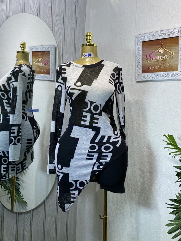 Asymmetrical Graphic Print Long Sleeve Tunic Top