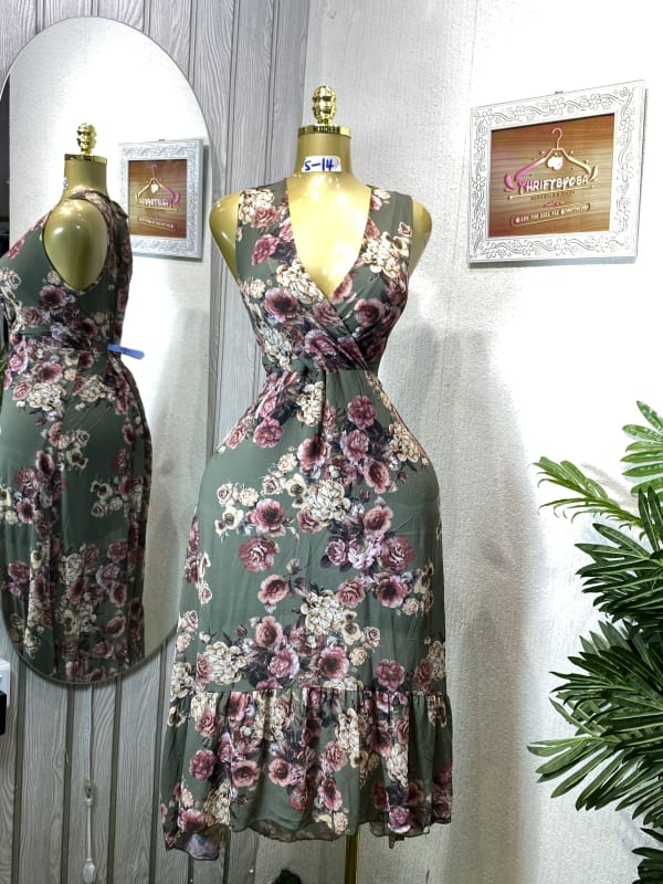 Chic Floral Print V-Neck Midi Dress