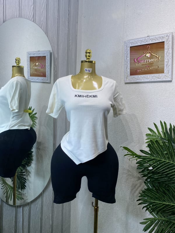 KMİHEKMİ White Square Neck Tee with Black Biker Shorts Set