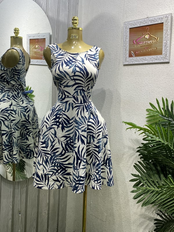 Women's Sleeveless Leaf Print Fit & Flare Dress